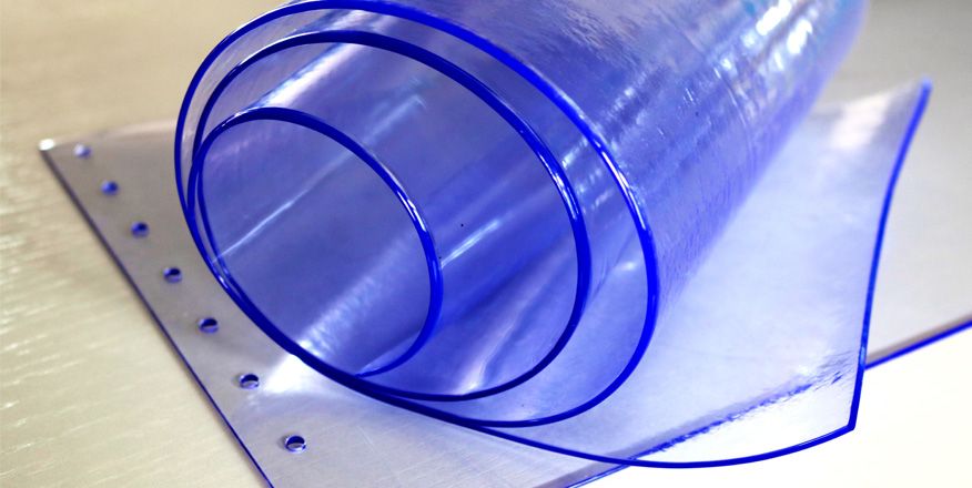 Cận cảnh độ dày màn nhựa PVC Trung Kiên