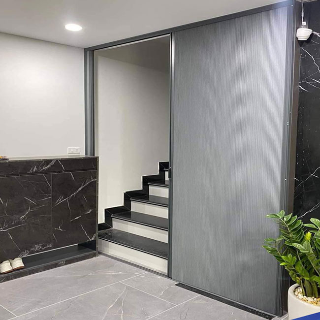 Thi công rèm tổ ong ngăn lạnh