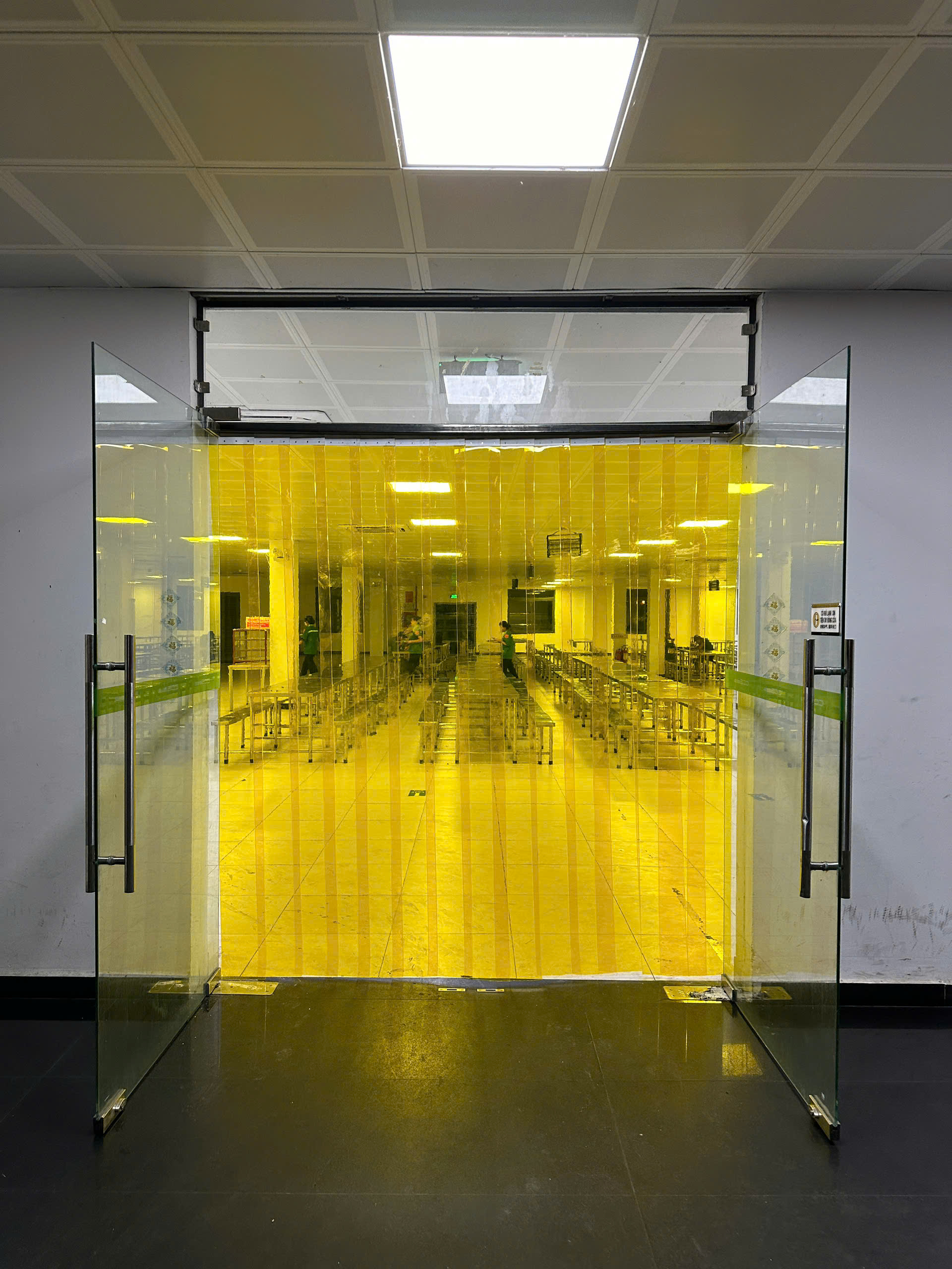 Màn nhựa ngăn côn trùng