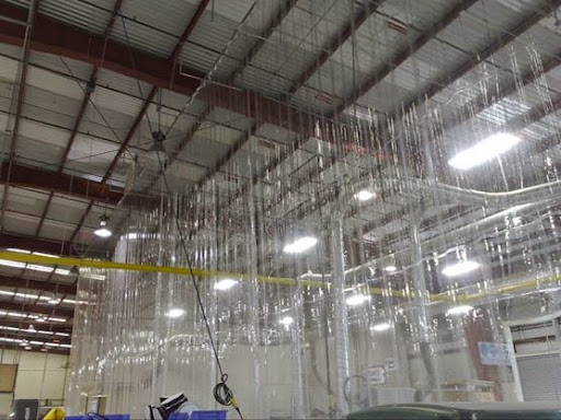 Vách ngăn nhựa PVC khổ lớn tại nhà máy