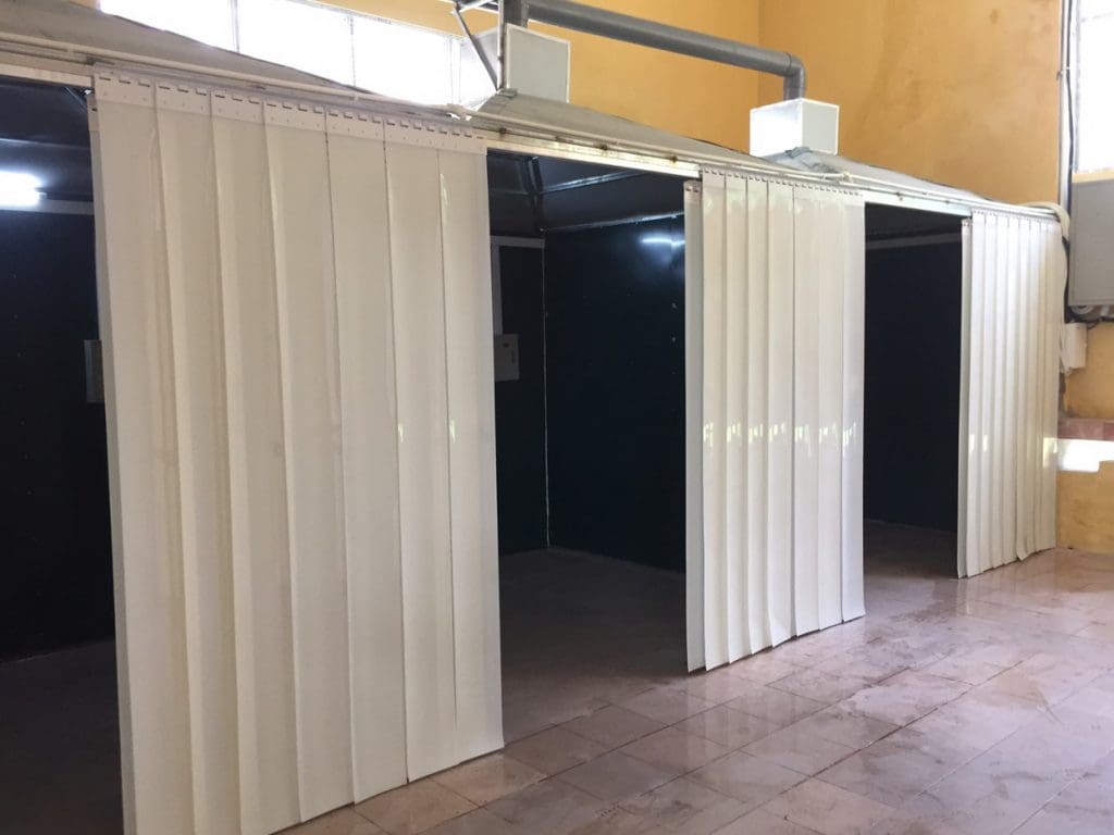 Vách nhựa PVC trượt lùa tấm lớn